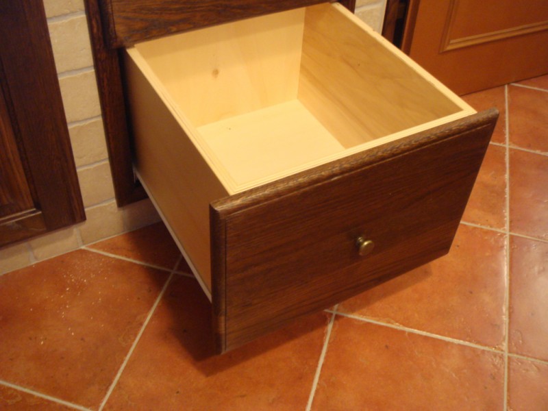 Ante e Cassetti ad Estrazione Parziale per Cucina in Muratura Ante e Cassetti ad Estrazione Parziale per Cucina in Muratura