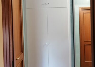 Armadi a Muro su Misura a Tutta Altezza