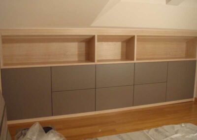 Armadi per Mansarda su Misura in Vero Legno per Camera da Letto