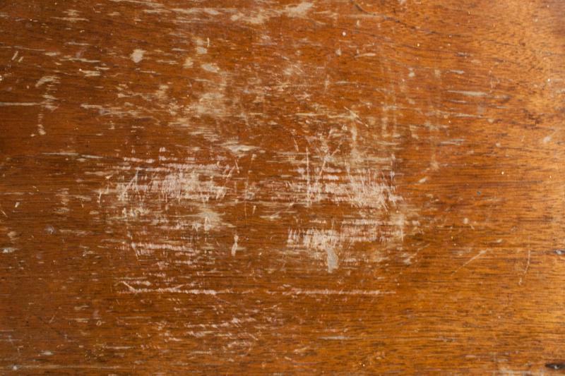 Come Togliere i Graffi sui Mobili in Legno I Sistemi per Togliere i Graffi sui Vostri Mobili in Legno