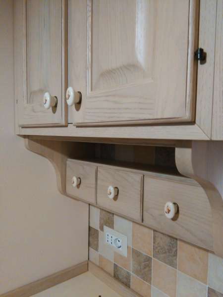 Cucina in Finta Muratura in Legno Massello di Rovere Sbiancato Cucina in Finta Muratura in Legno Massello di Rovere Sbiancato