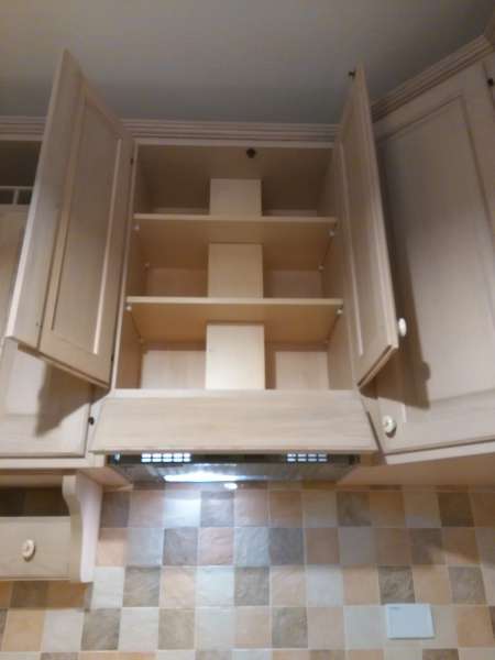 Cucina in Finta Muratura con Cappa Interna a Scomparsa con Frontalino Estraibile Cucina in Finta Muratura con Cappa Interna a Scomparsa con Frontalino Estraibile