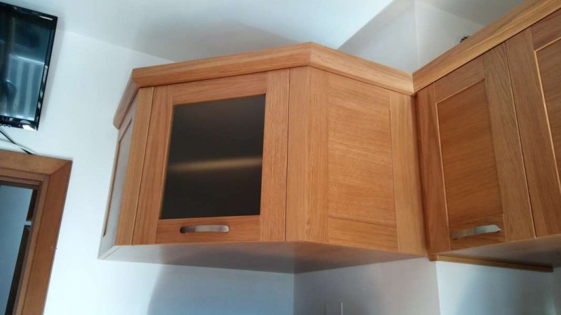 Cucina in Stile Moderno in Legno di Listellare di Rovere Naturale Cucina in Stile Moderno in Legno di Listellare di Rovere Naturale