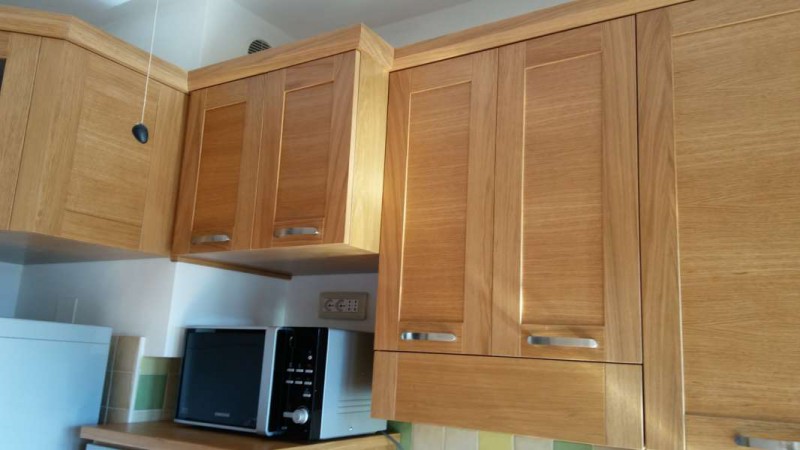 Cucina Moderna su Misura con Colonna Forno e Cappa Interna con Frontalino Estraibile Cucina Moderna su Misura con Colonna Forno e Cappa Interna con Frontalino Estraibile