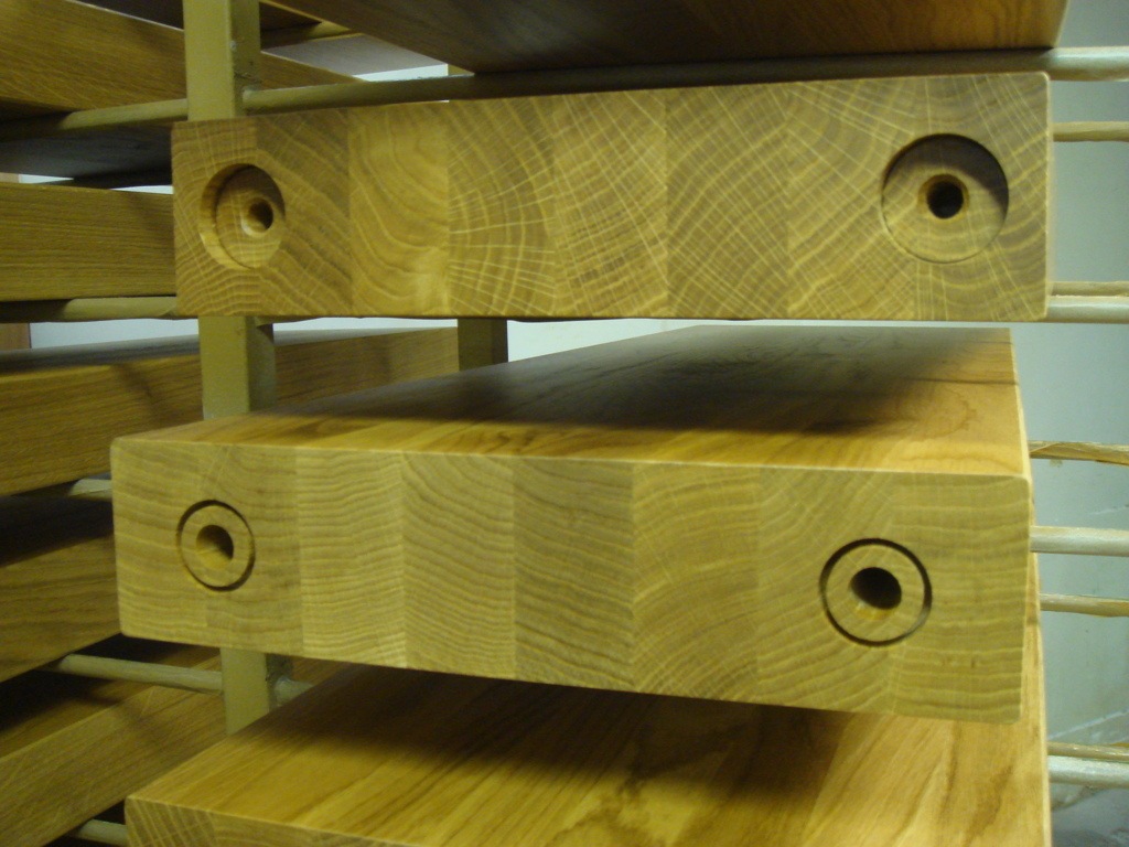 Scalini su Misura in Legno di Rovere Naturale da 80 mm. di Spessore per Scale a Sbalzo