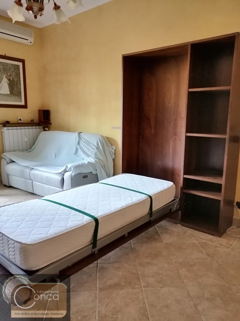 Letto a Scomparsa in Noce Tanganica con Meccanismo di Alta Qualità