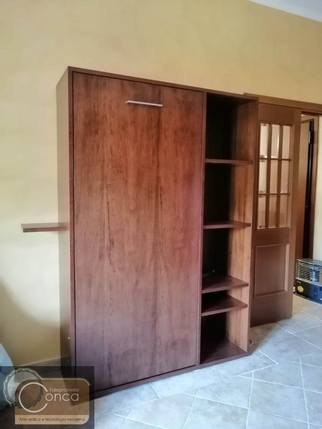 Letto a Scomparsa su Misura in Vero Legno di Noce Tanganica Tinto a Campione