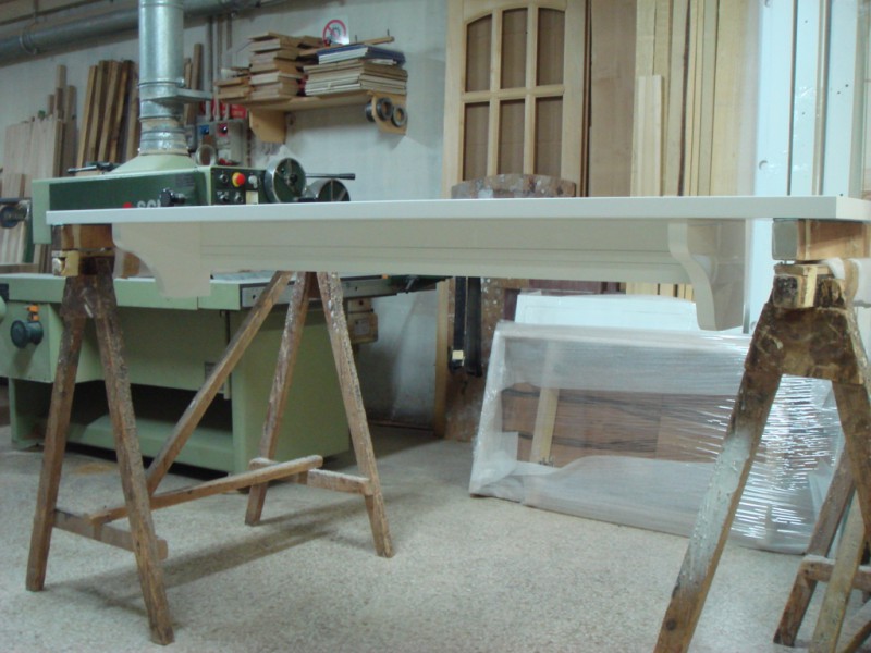 Mensola in Stile Moderno Laccata Bianco Lucido Mensola in Stile Moderno Laccata Bianco Lucido