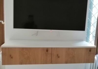 Pareti Attrezzate con Mobili in Legno Sospesi