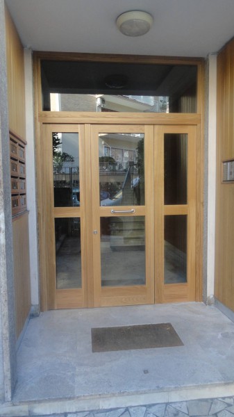 Portone in Legno per Condominio