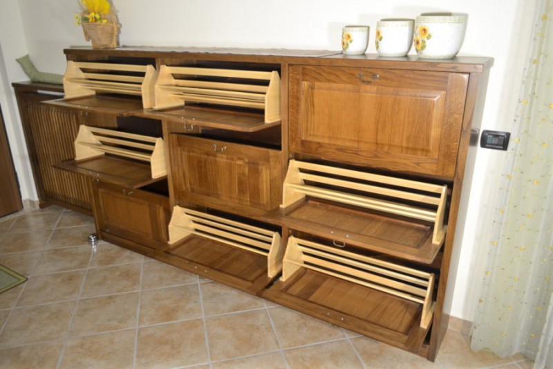 Scarpiere su Misura con Cestelli in Legno Scarpiere su Misura con Cestelli in Legno