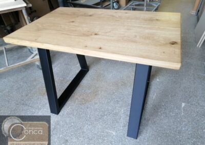 Tavoli in Legno Massello in Stile Rustico