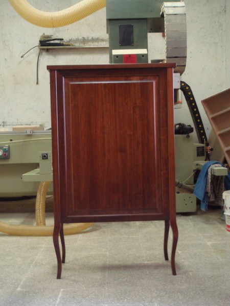 Vetrine in Legno e su Misura Vetrine in Legno e su Misura