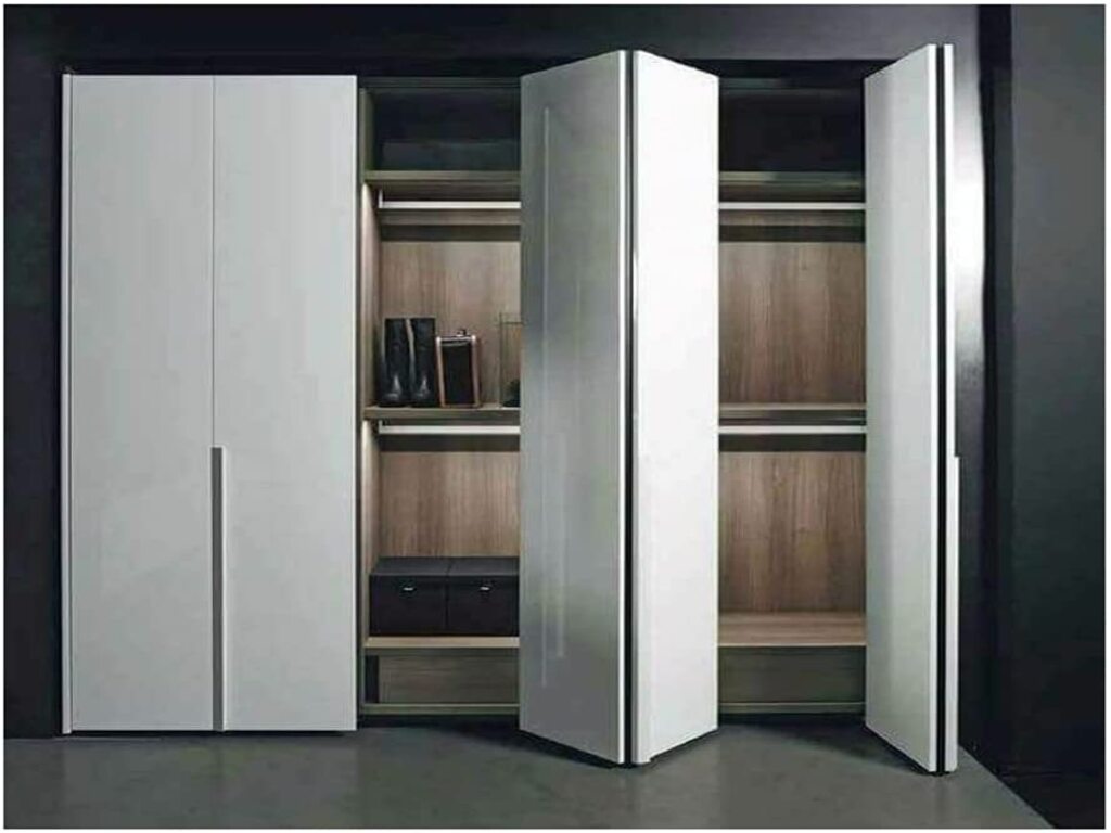Cabina Armadio con Ante a Libro